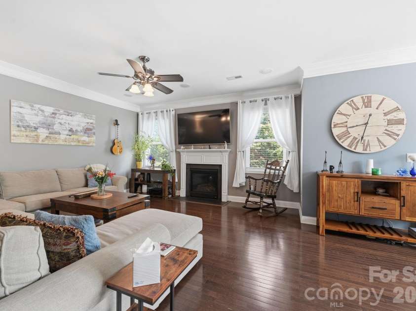 5041 El Molino Drive, Charlotte, NC 28214.  MLS# CAR4362342, YatesRealty ID 8694. 