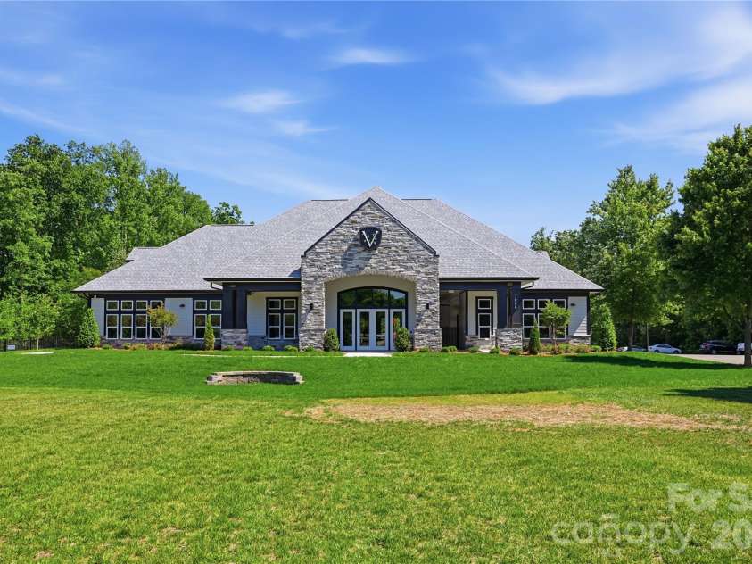 5041 El Molino Drive, Charlotte, NC 28214.  MLS# CAR4362342, YatesRealty ID 8694. 