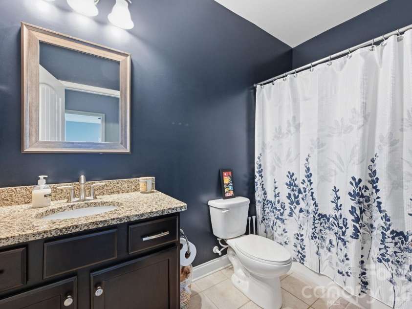 5041 El Molino Drive, Charlotte, NC 28214.  MLS# CAR4362342, YatesRealty ID 8694. Bathroom 