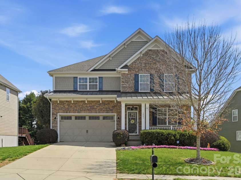 5041 El Molino Drive, Charlotte, NC 28214.  MLS# CAR4362342, YatesRealty ID 8694. Welcome Home!