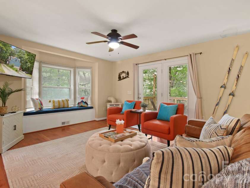 132 Heather Lane, Banner Elk, NC 28604.  MLS# CAR4356600, YatesRealty ID 8695. 