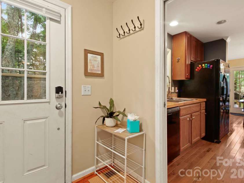132 Heather Lane, Banner Elk, NC 28604.  MLS# CAR4356600, YatesRealty ID 8695. 