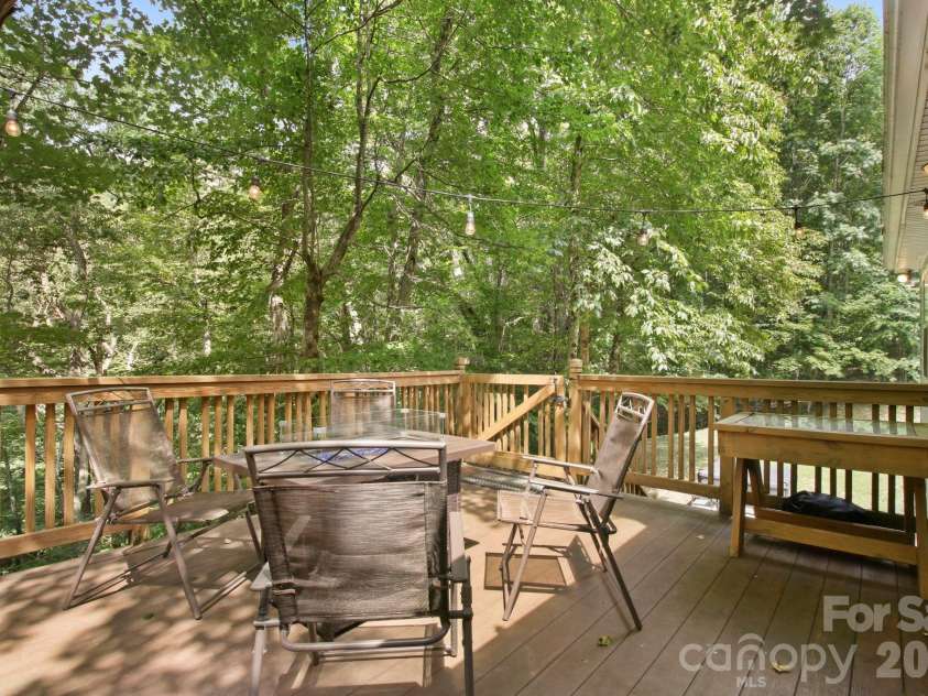 132 Heather Lane, Banner Elk, NC 28604.  MLS# CAR4356600, YatesRealty ID 8695. 