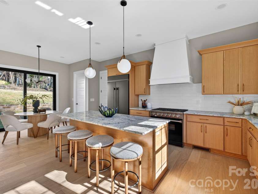 6811 Burlwood Road, Charlotte, NC 28211.  MLS# CAR4308472, YatesRealty ID 8696. 