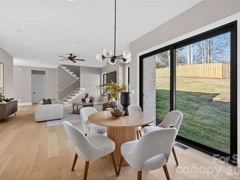 6811 Burlwood Road, Charlotte, NC 28211.  MLS# CAR4308472, YatesRealty ID 8696. 