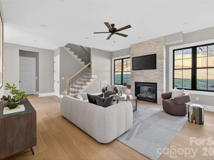 6811 Burlwood Road, Charlotte, NC 28211.  MLS# CAR4308472, YatesRealty ID 8696. 