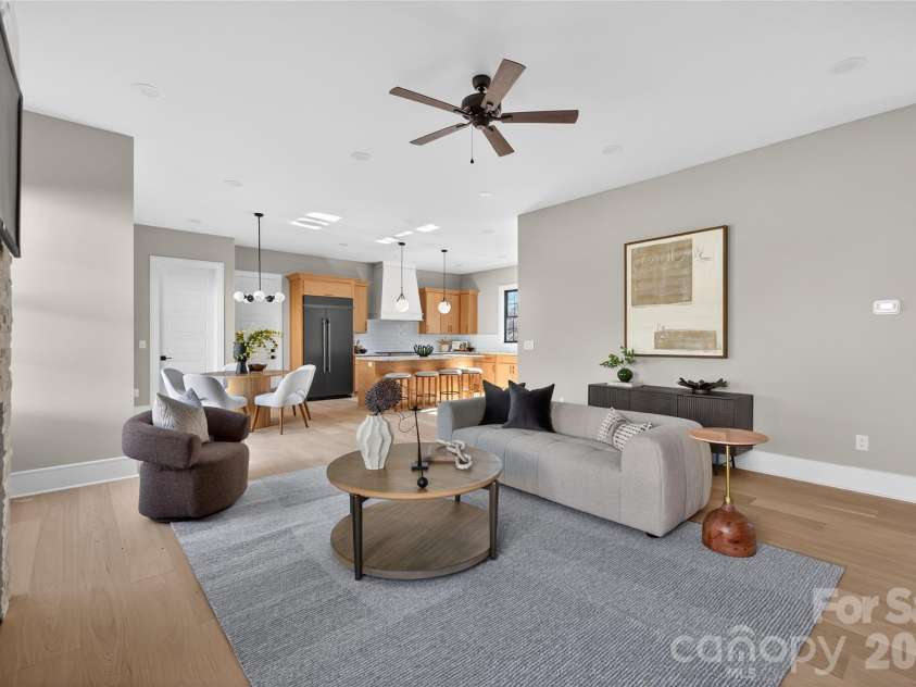 6811 Burlwood Road, Charlotte, NC 28211.  MLS# CAR4308472, YatesRealty ID 8696. 