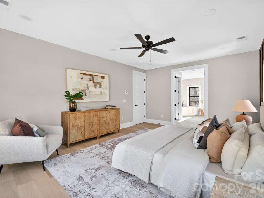 6811 Burlwood Road, Charlotte, NC 28211.  MLS# CAR4308472, YatesRealty ID 8696. 