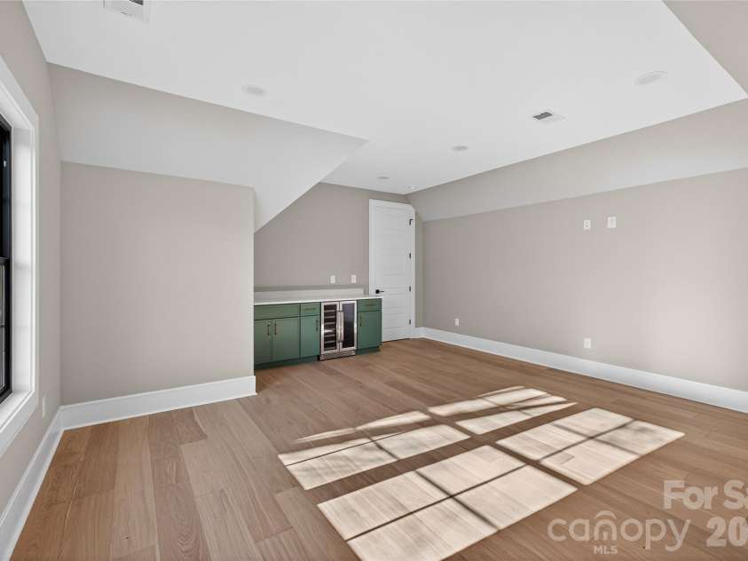 6811 Burlwood Road, Charlotte, NC 28211.  MLS# CAR4308472, YatesRealty ID 8696. 