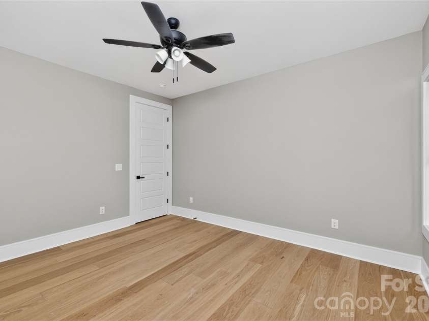 6811 Burlwood Road, Charlotte, NC 28211.  MLS# CAR4308472, YatesRealty ID 8696. 