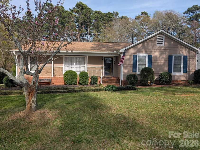 13547 Idlefield Lane, Matthews, NC 28105.  MLS# CAR4360236, YatesRealty ID 8697. 