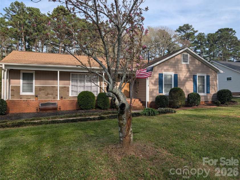 13547 Idlefield Lane, Matthews, NC 28105.  MLS# CAR4360236, YatesRealty ID 8697. 