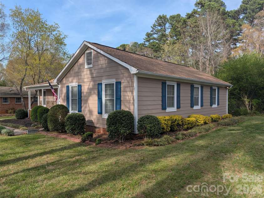 13547 Idlefield Lane, Matthews, NC 28105.  MLS# CAR4360236, YatesRealty ID 8697. 