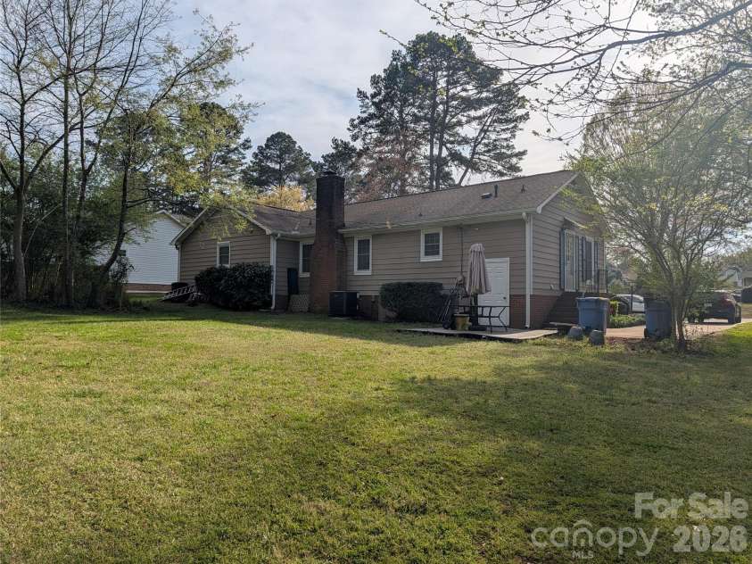 13547 Idlefield Lane, Matthews, NC 28105.  MLS# CAR4360236, YatesRealty ID 8697. 