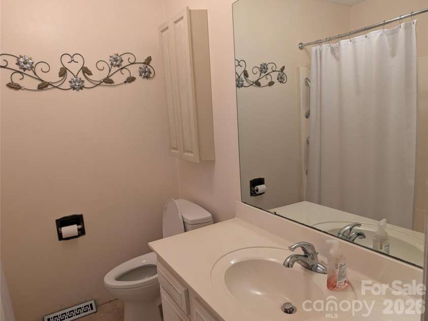 13547 Idlefield Lane, Matthews, NC 28105.  MLS# CAR4360236, YatesRealty ID 8697. 