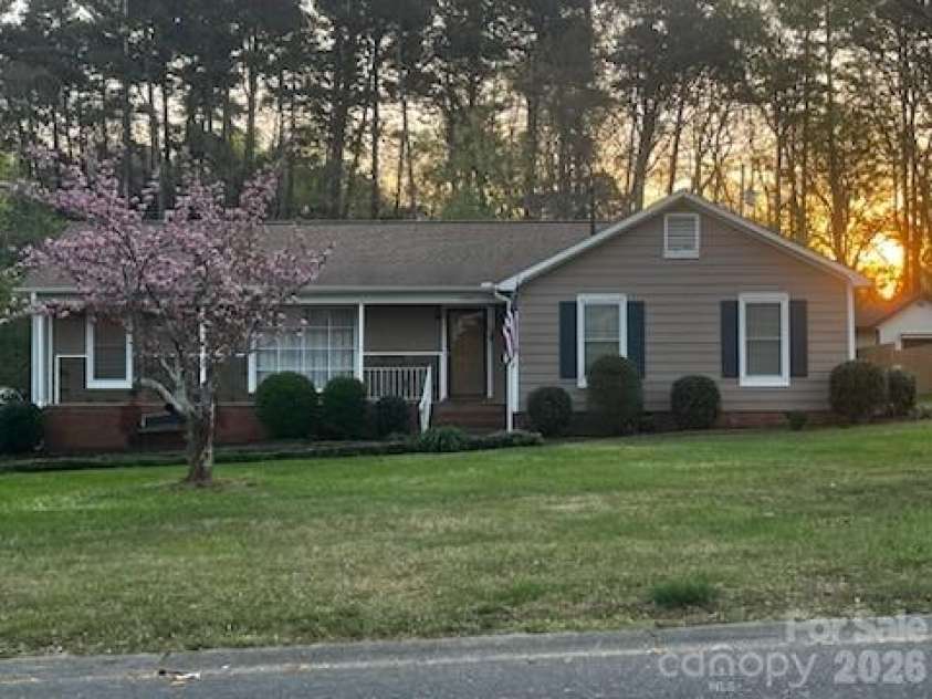 13547 Idlefield Lane, Matthews, NC 28105.  MLS# CAR4360236, YatesRealty ID 8697. 