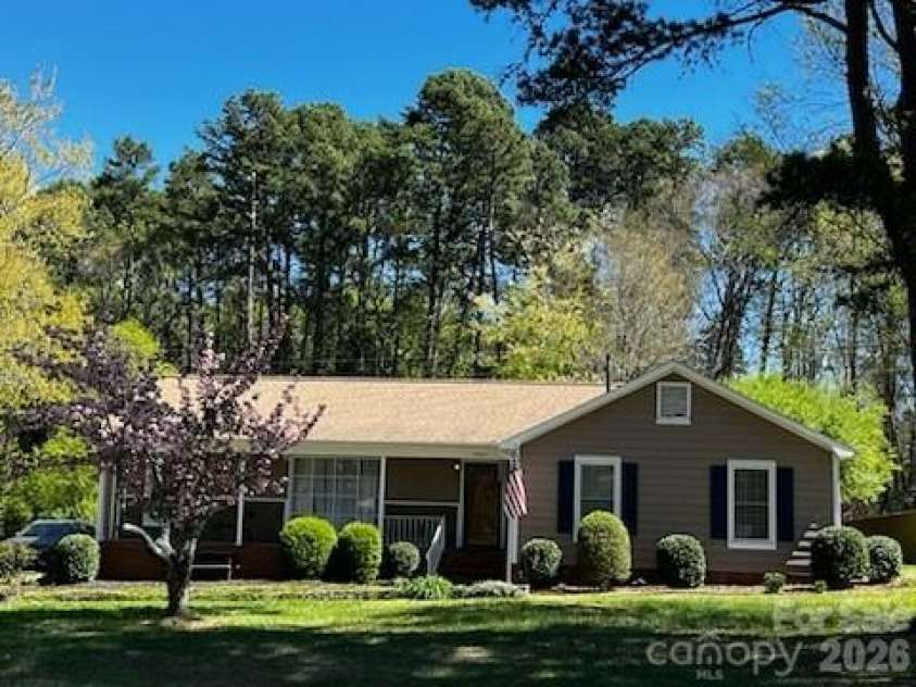 13547 Idlefield Lane, Matthews, NC 28105.  MLS# CAR4360236, YatesRealty ID 8697. 