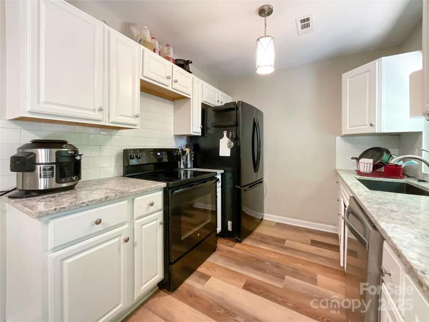 2113 Killarney Place, Charlotte, NC 28262.  MLS# CAR4247042, YatesRealty ID 8697. 