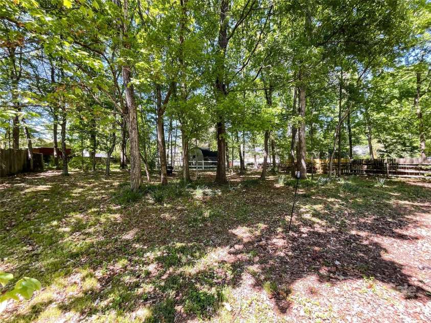 2113 Killarney Place, Charlotte, NC 28262.  MLS# CAR4247042, YatesRealty ID 8697. 