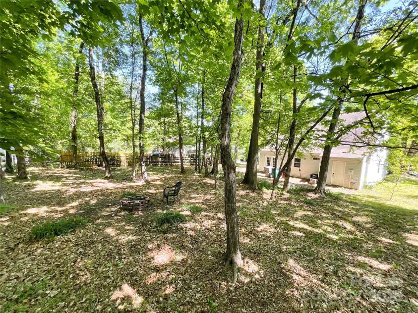 2113 Killarney Place, Charlotte, NC 28262.  MLS# CAR4247042, YatesRealty ID 8697. 