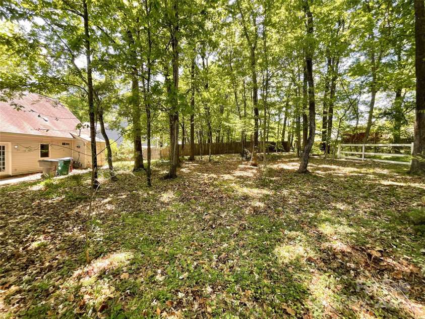 2113 Killarney Place, Charlotte, NC 28262.  MLS# CAR4247042, YatesRealty ID 8697. 