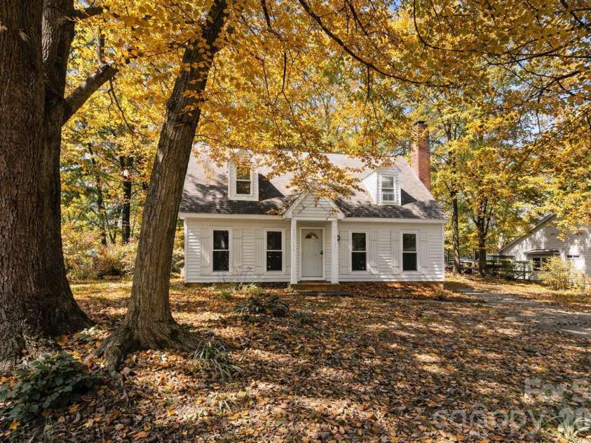 2113 Killarney Place, Charlotte, NC 28262.  MLS# CAR4247042, YatesRealty ID 8697. Cape Cod home ready for a new owner