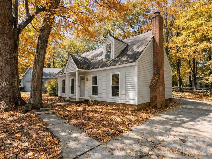 2113 Killarney Place, Charlotte, NC 28262.  MLS# CAR4247042, YatesRealty ID 8697. Side walk and ample parking