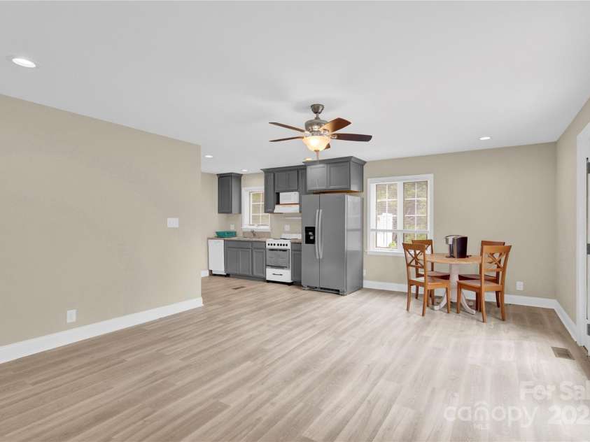 920 Oakridge Farm Highway, Mooresville, NC 28115.  MLS# CAR4228982, YatesRealty ID 8698. 