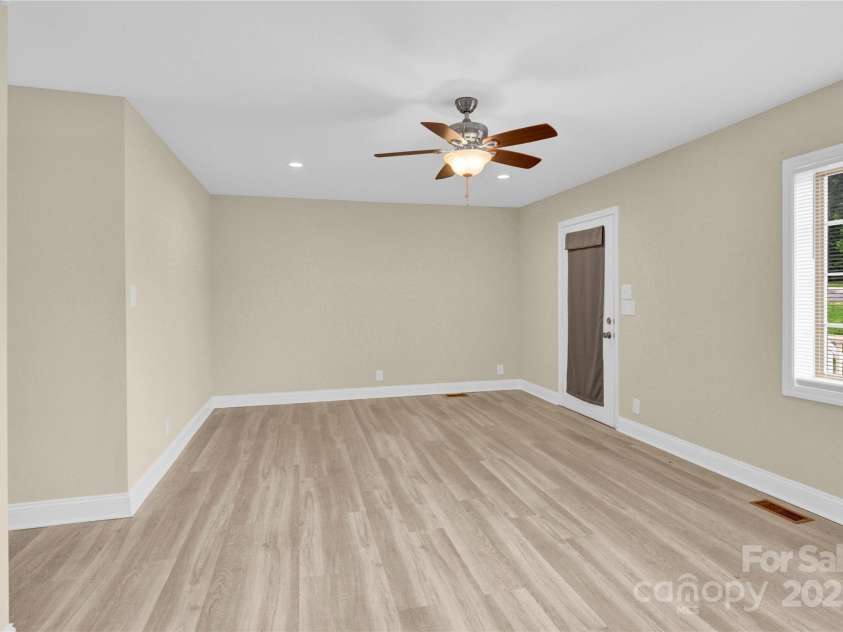 920 Oakridge Farm Highway, Mooresville, NC 28115.  MLS# CAR4228982, YatesRealty ID 8698. 