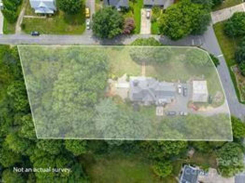 206 Brook Street, Wilkesboro, NC 28697.  MLS# CAR4325196, YatesRealty ID 870. 