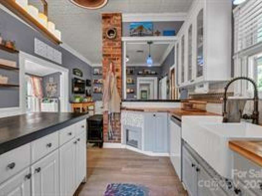 206 Brook Street, Wilkesboro, NC 28697.  MLS# CAR4325196, YatesRealty ID 870. 