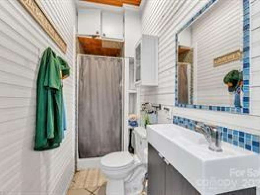 206 Brook Street, Wilkesboro, NC 28697.  MLS# CAR4325196, YatesRealty ID 870. 