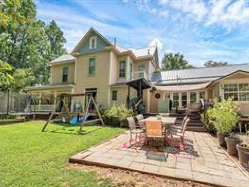 206 Brook Street, Wilkesboro, NC 28697.  MLS# CAR4325196, YatesRealty ID 870. 