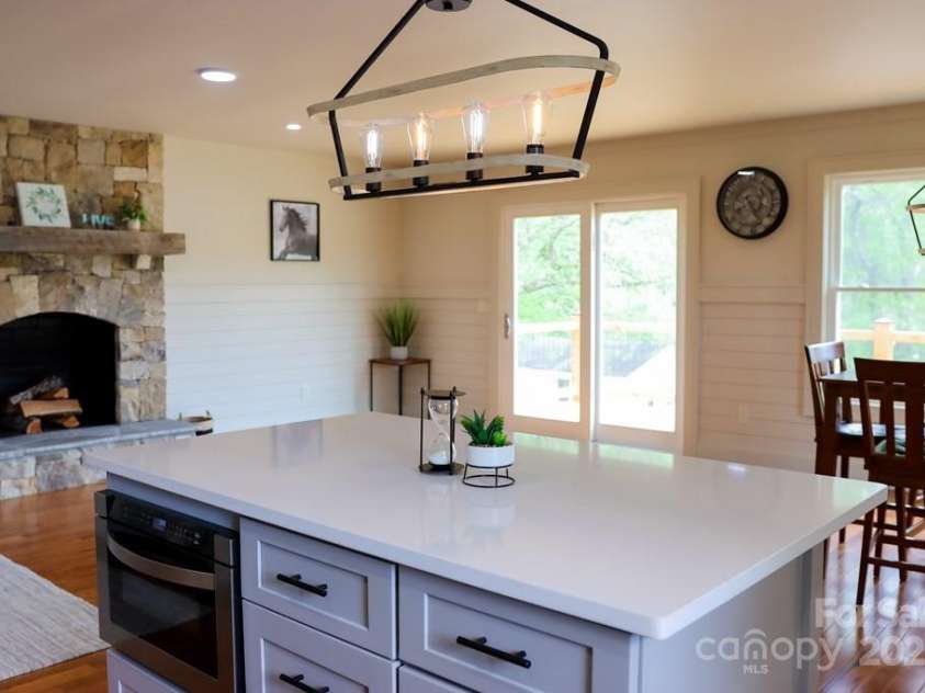 94 BREEZY KNOB Road, Franklin, NC 28734.  MLS# CAR4221997, YatesRealty ID 870. 