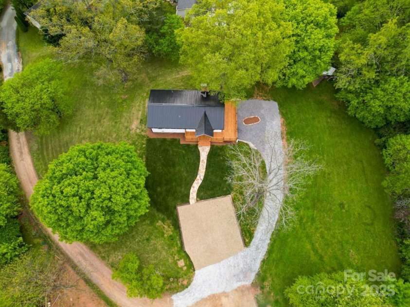 94 BREEZY KNOB Road, Franklin, NC 28734.  MLS# CAR4221997, YatesRealty ID 870. 