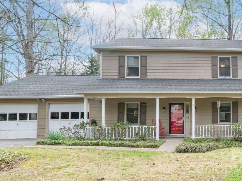 3153 Village Drive, Morganton, NC 28655.  MLS# CAR4365751, YatesRealty ID 8700. 