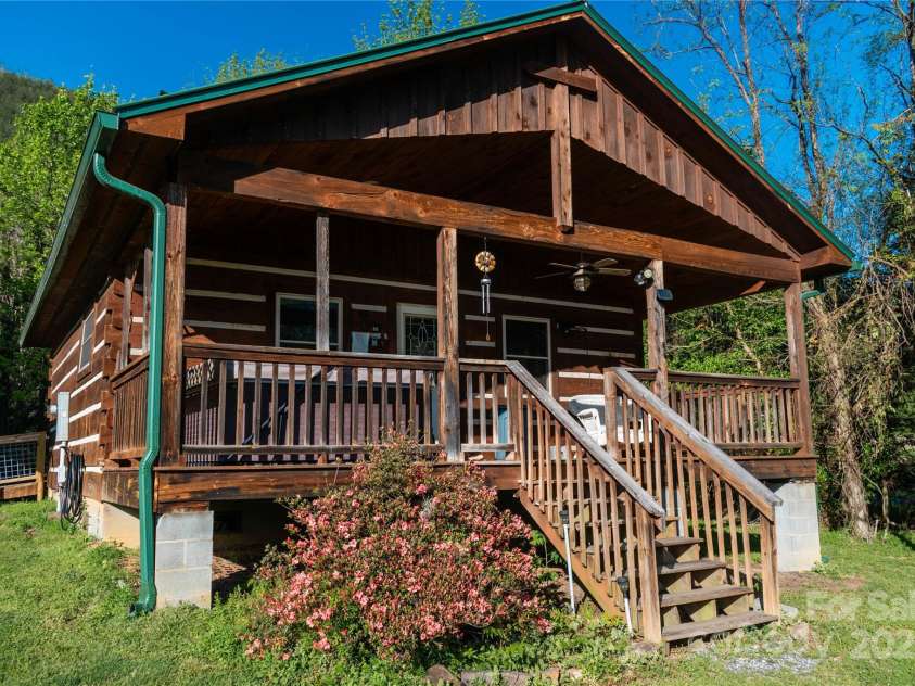 34 & 76 Lodge Cabin Lane, Hot Springs, NC 28743.  MLS# CAR4249123, YatesRealty ID 8701. 