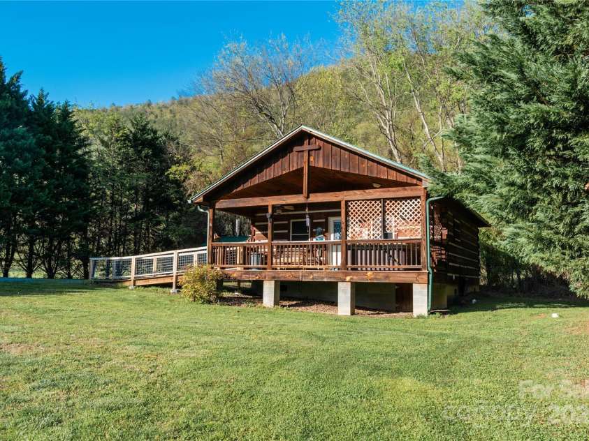34 & 76 Lodge Cabin Lane, Hot Springs, NC 28743.  MLS# CAR4249123, YatesRealty ID 8701. 