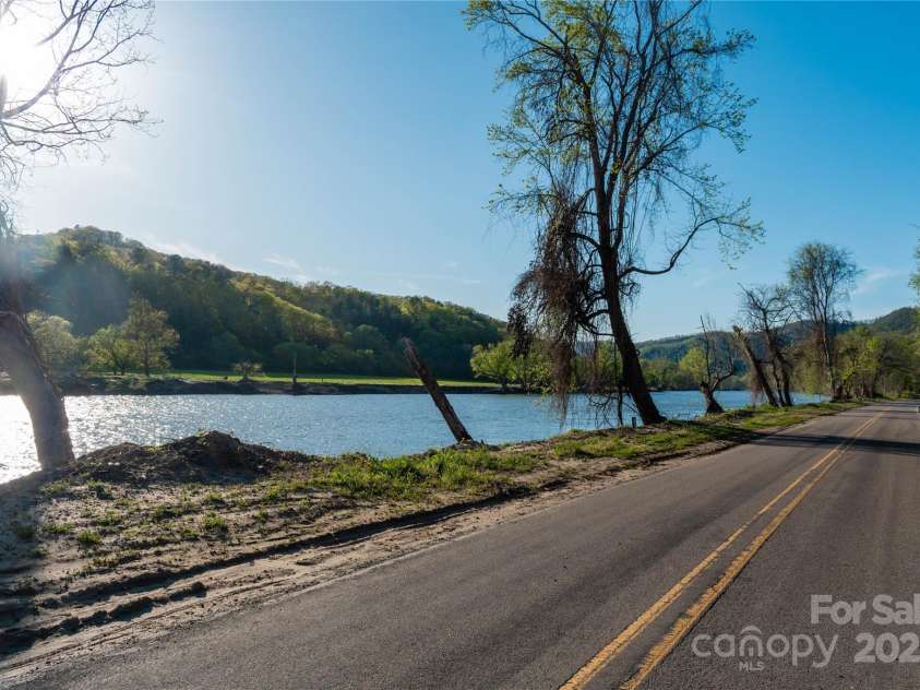 34 & 76 Lodge Cabin Lane, Hot Springs, NC 28743.  MLS# CAR4249123, YatesRealty ID 8701. 