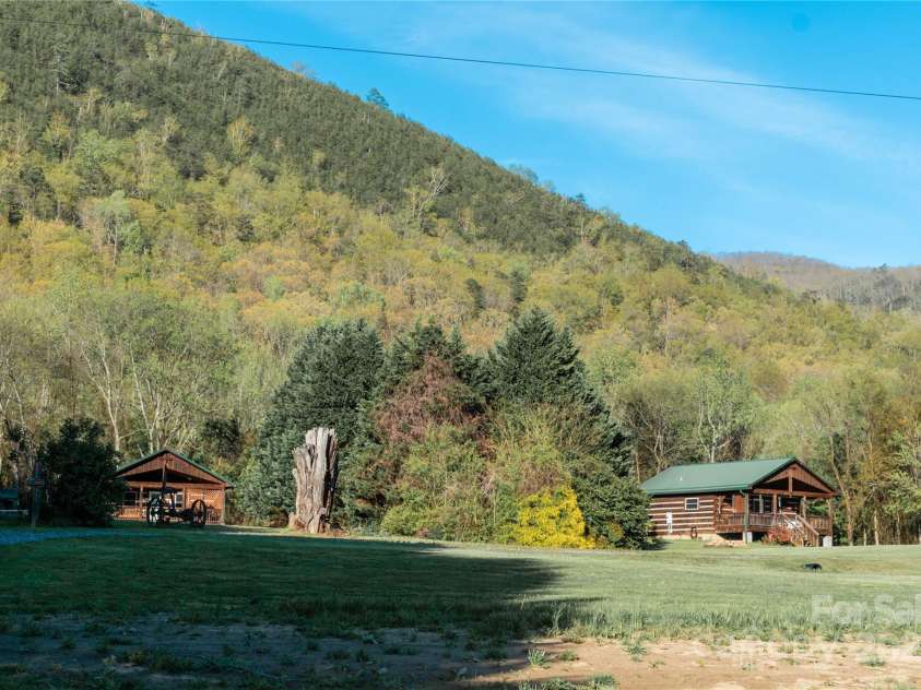 34 & 76 Lodge Cabin Lane, Hot Springs, NC 28743.  MLS# CAR4249123, YatesRealty ID 8701. 