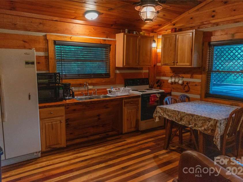 34 & 76 Lodge Cabin Lane, Hot Springs, NC 28743.  MLS# CAR4249123, YatesRealty ID 8701. 