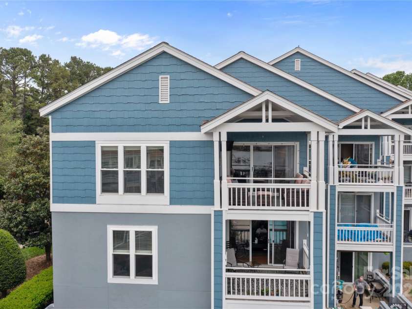 1033 Southwest Drive, Davidson, NC 28036.  MLS# CAR4246184, YatesRealty ID 8702. 