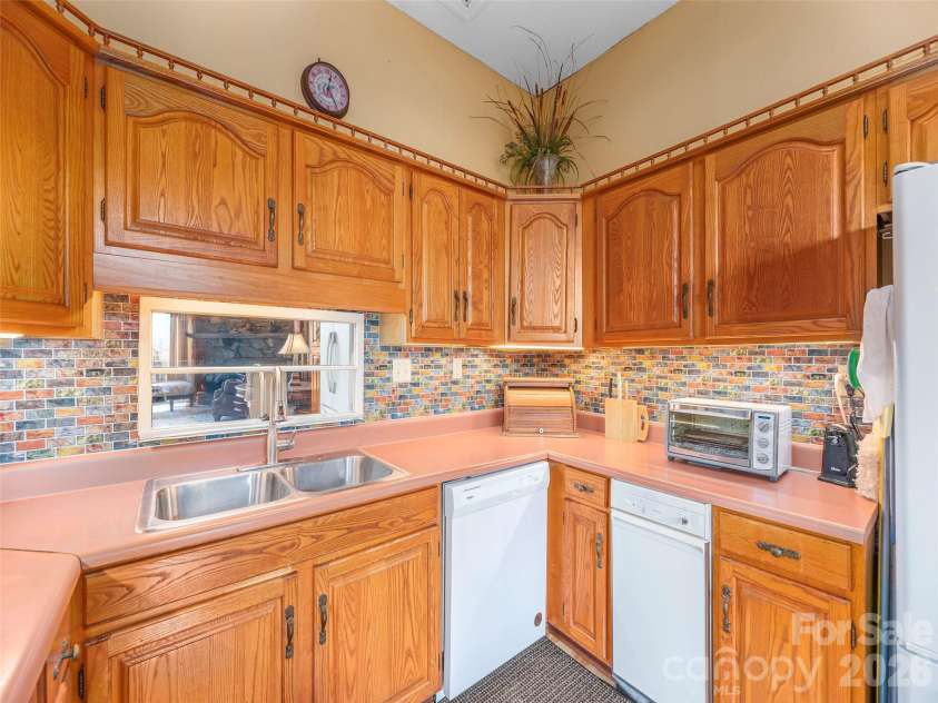 234 Sams Trail, Waynesville, NC 28786.  MLS# CAR4305408, YatesRealty ID 8702. 