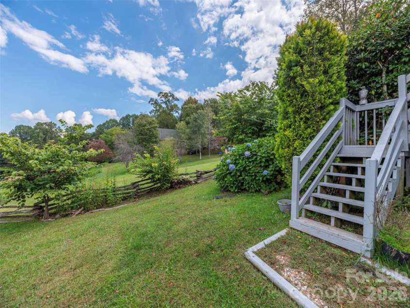 234 Sams Trail, Waynesville, NC 28786.  MLS# CAR4305408, YatesRealty ID 8702. 