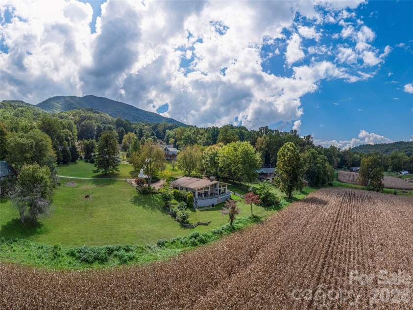 234 Sams Trail, Waynesville, NC 28786.  MLS# CAR4305408, YatesRealty ID 8702. 