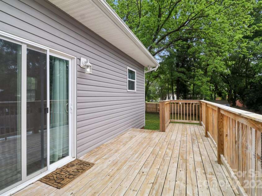 113 Mcgill Avenue, Concord, NC 28025.  MLS# CAR4247749, YatesRealty ID 8703. 