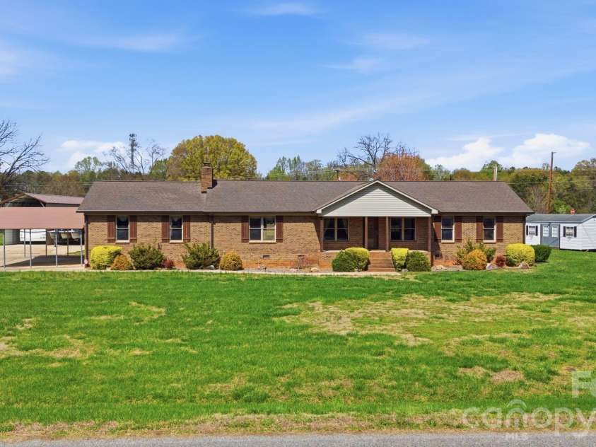 7721 Otts Circle, Stanley, NC 28164.  MLS# CAR4359761, YatesRealty ID 8703. 