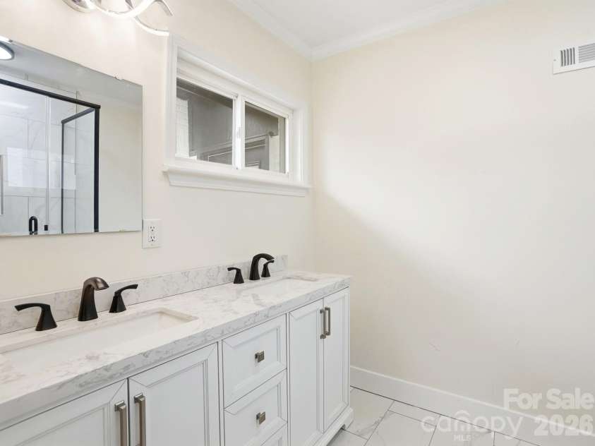 125 Forest Hills Drive, Monroe, NC 28112.  MLS# CAR4355616, YatesRealty ID 8704. 2nd Full Bathroom