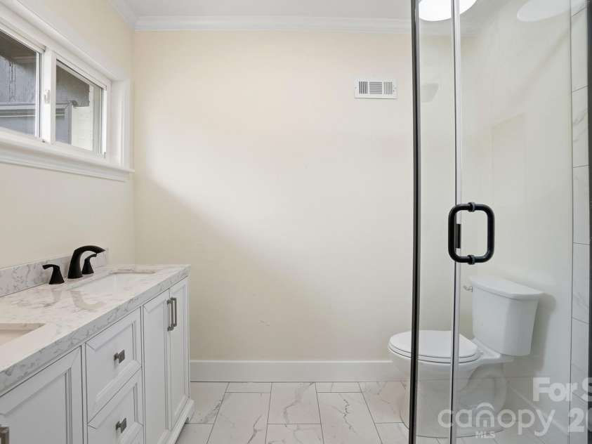 125 Forest Hills Drive, Monroe, NC 28112.  MLS# CAR4355616, YatesRealty ID 8704. 2nd Full Bathroom