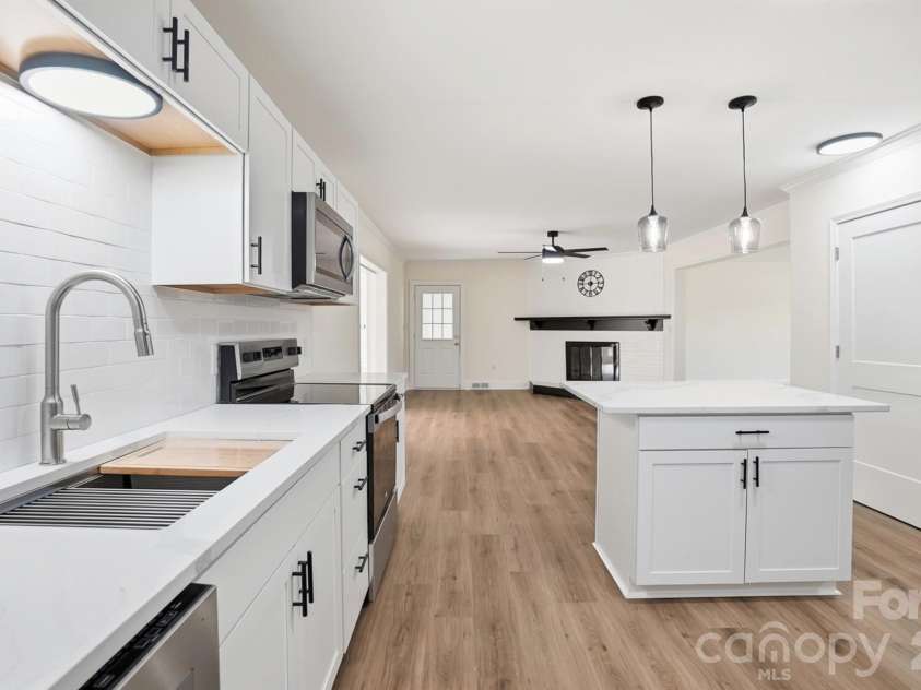 125 Forest Hills Drive, Monroe, NC 28112.  MLS# CAR4355616, YatesRealty ID 8704. Chef's Dream Kitchen